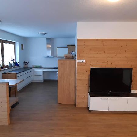 Grosszuegiges Apartment Georg Mayrhofen Barrierefrei Hollenzen Buitenkant foto